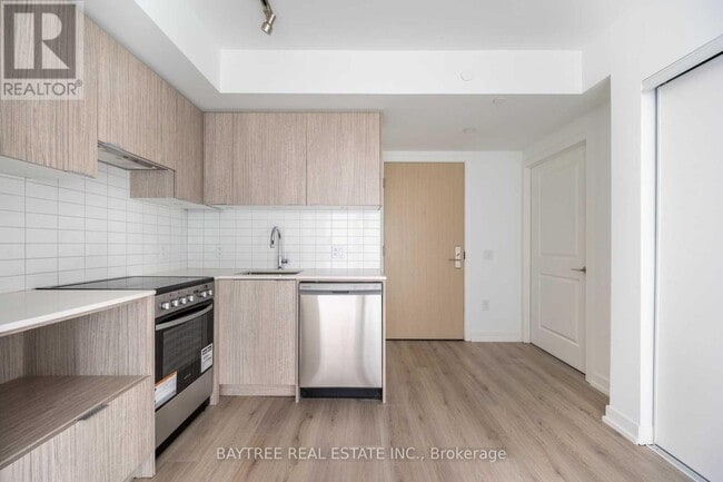 Photo du bâtiment - 395 Bloor St E