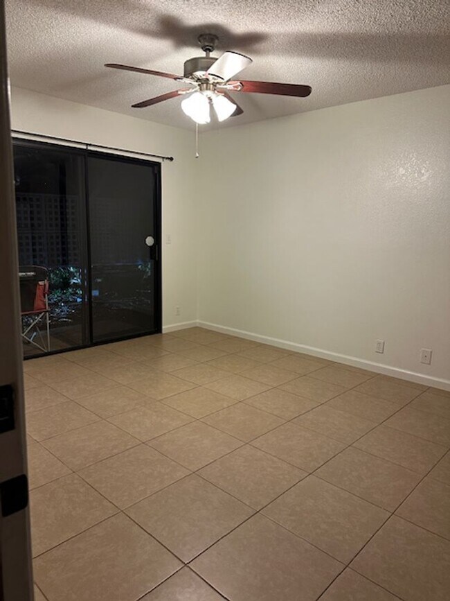 Foto del edificio - 34-34A Luanaiki Pl