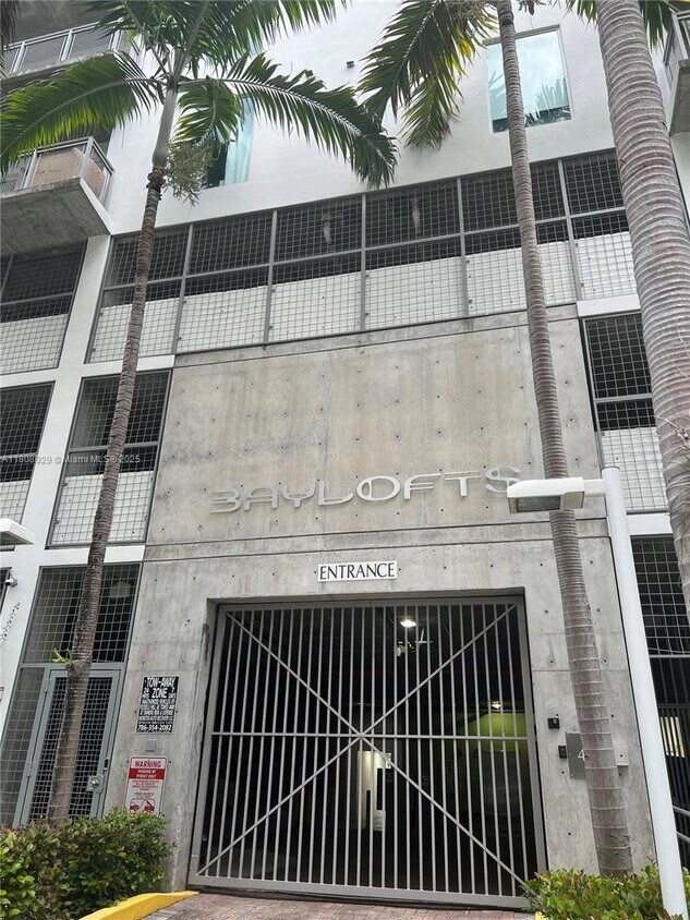 Foto principal - 455 NE 25th St