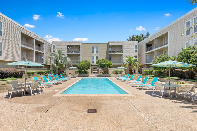 Preston Place - Apartments in Metairie, LA | Apartments.com