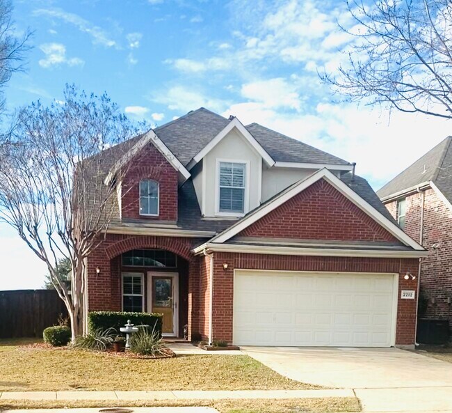 Building Photo - 2212 Hopkins Dr