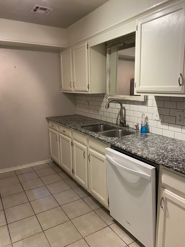 Foto del edificio - 12303 SW 14th St