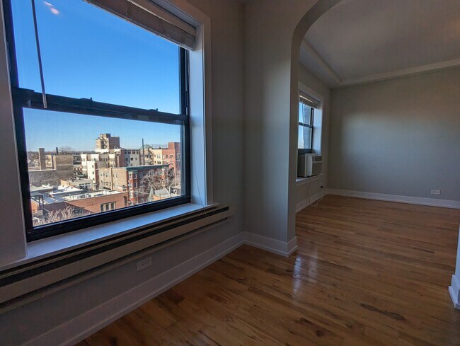 Foto del edificio - 557 W Arlington Pl