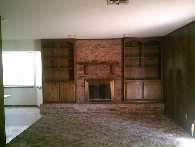 Building Photo - 2319 NW 76th St