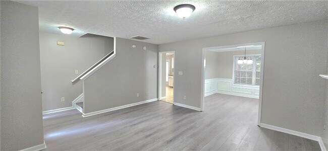 Foto del edificio - 610 James Ridge Dr