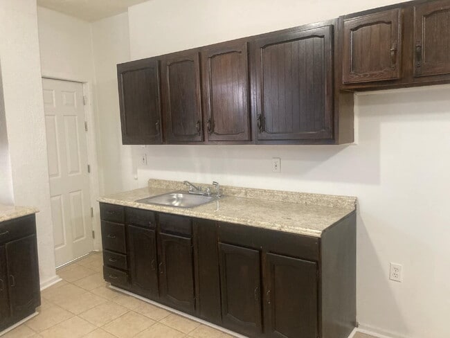 Foto del edificio - Welcome home to this charming 2-bedroom gem on St. Benedict Street!