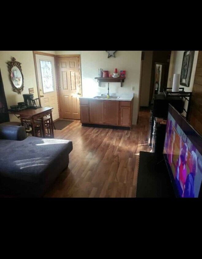 Primary Photo - 525 Ladonna Ln