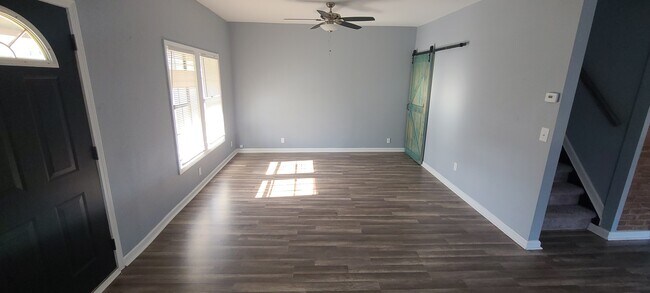 Building Photo - 2804 Delmar Ave