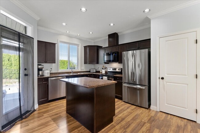 Building Photo - 46702 Hudson Rd