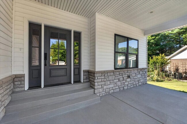 Foto del edificio - 15308 Batesville Ct