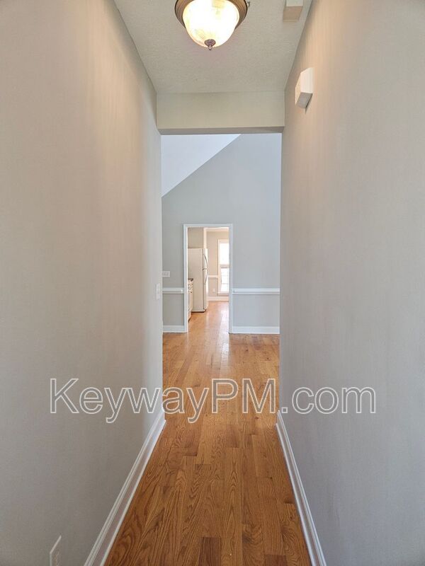 Foto del edificio - 808 Tyler Woods Dr