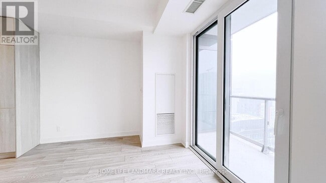 Building Photo - 108 Peter St