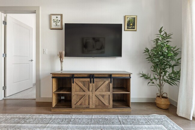 Foto del edificio - 1301 Leah Ave