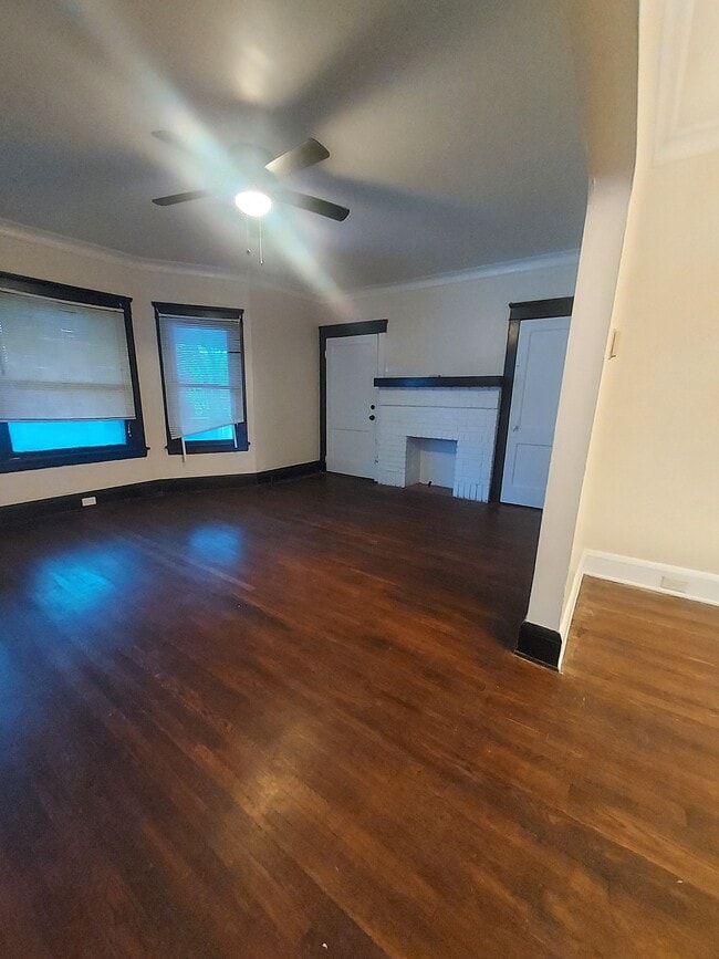 Sala de estar - 2793 Avondale Ave