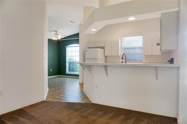 Building Photo - 258 Kings Pond Ave