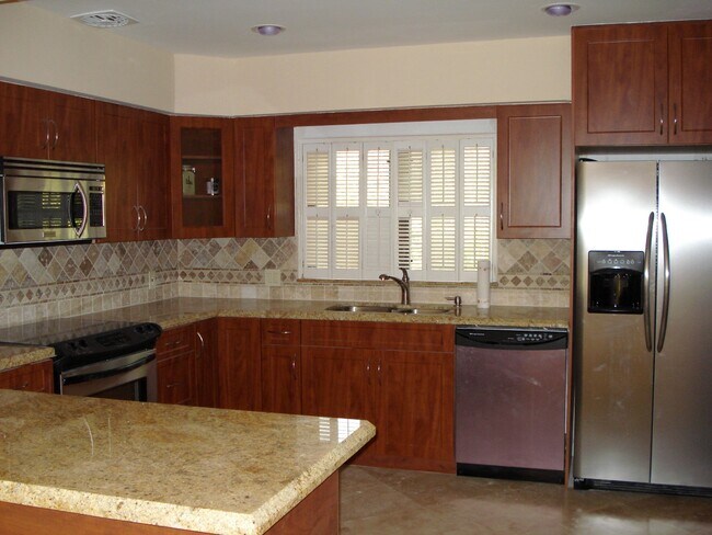 Kitchen - 1170 NE 97th St
