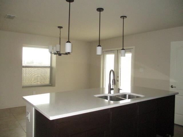 Building Photo - 704 Mercado Ln