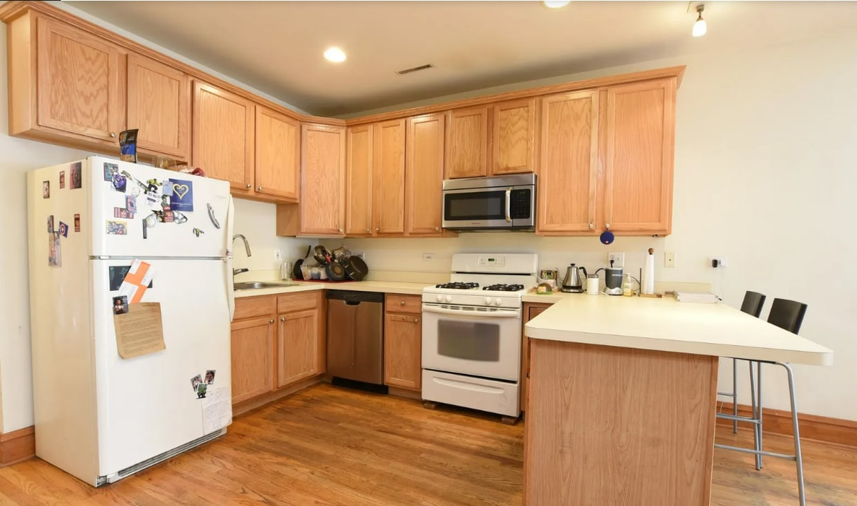 Kitchen - 4322 N Lincoln Ave