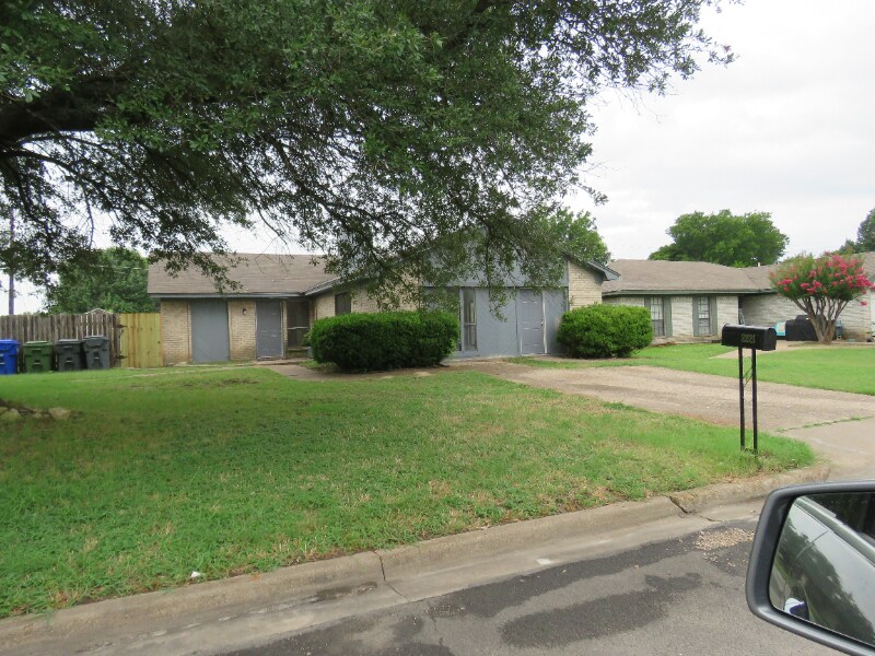 2221 Ramada Dr, Waco, TX 76712 House Rental in Waco, TX