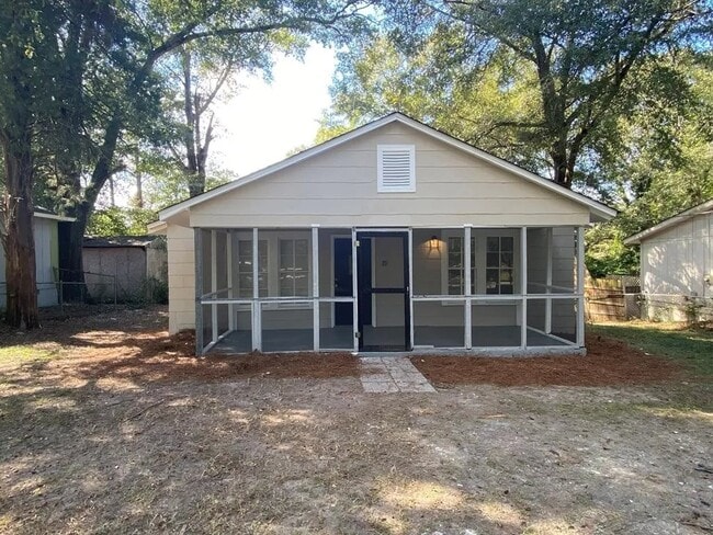 Building Photo - 525 W Buena Vista Ave