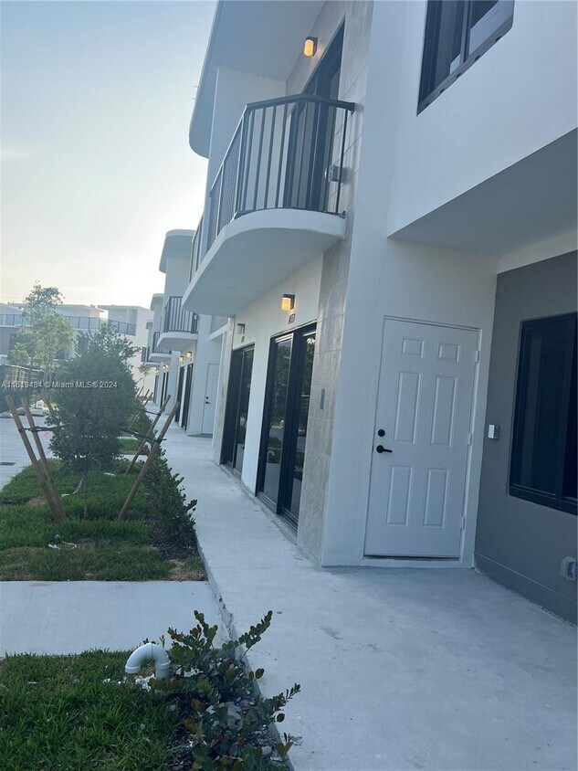 Primary Photo - 14547 SW 261st St