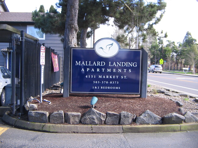 Building Photo - 4169 Market St NE