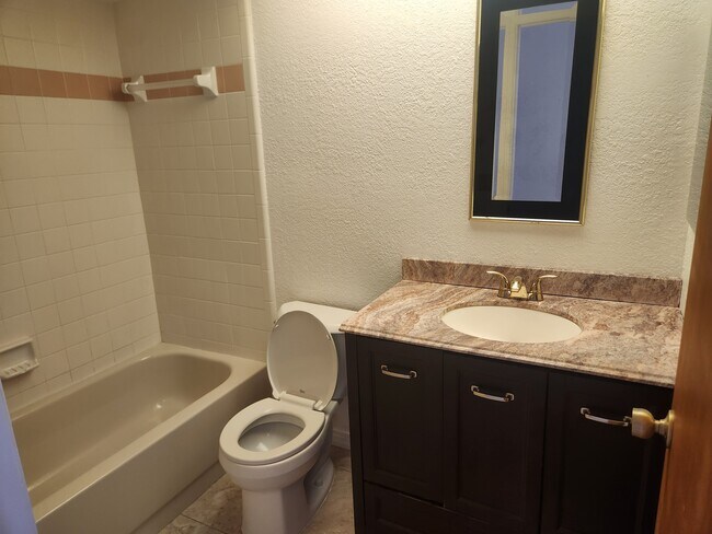 Foto del edificio - 26186 Northern Cross Rd