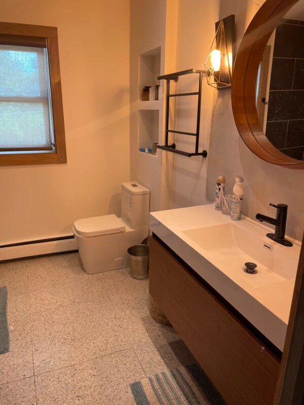 Foto del edificio - 702 Emerald Ln