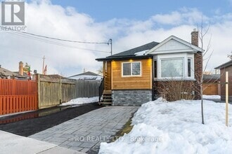 Building Photo - 31 Rotherham Ave