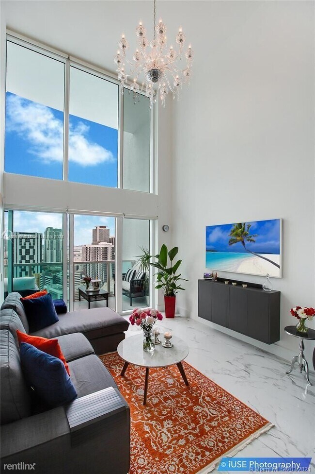 Building Photo - 2 br, 2 bath Condo - 41 SE 5th St Apt 2109