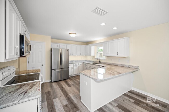 Foto del edificio - 25930 Overton Dr