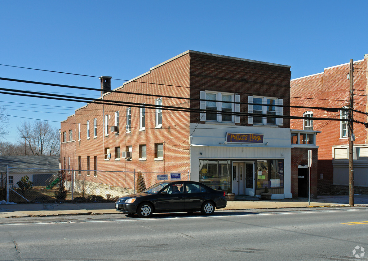 Building Photo - 1210 Main St