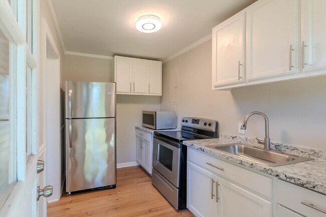Foto del edificio - Fantastic 2 Bed, 1 Bath. Walk to MTSU! Uti...