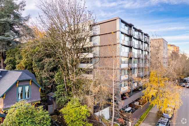 Building Photo - Four Seasons Condominiums