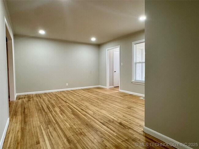 Building Photo - 5308 S Madison Ave