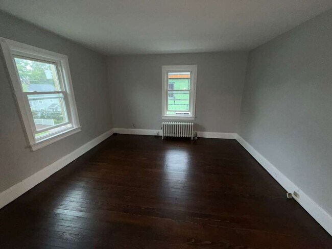 Foto del edificio - 35 Linden Ln