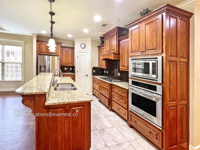 Foto del edificio - 28 Forest Valley Ln