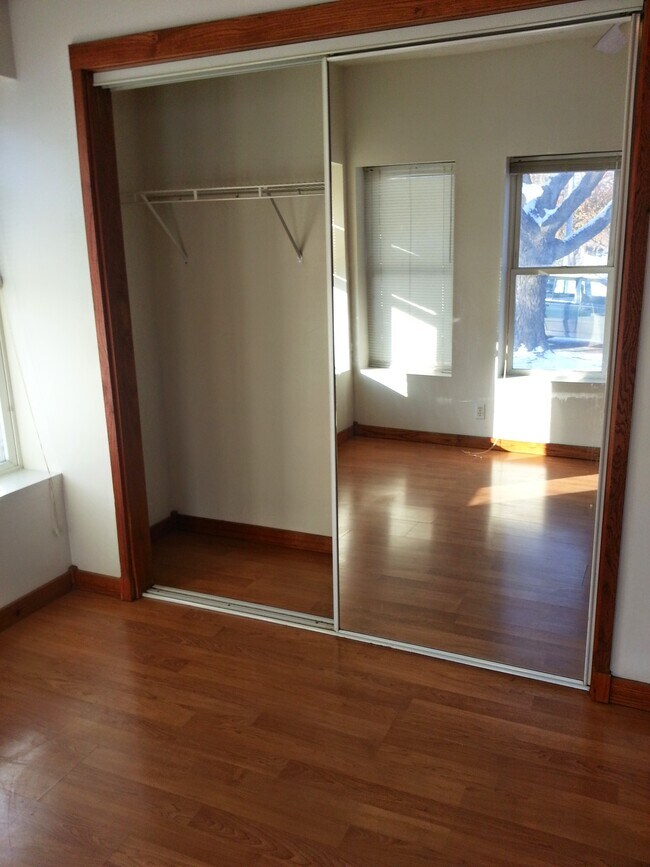 closet - 255 N 25th St