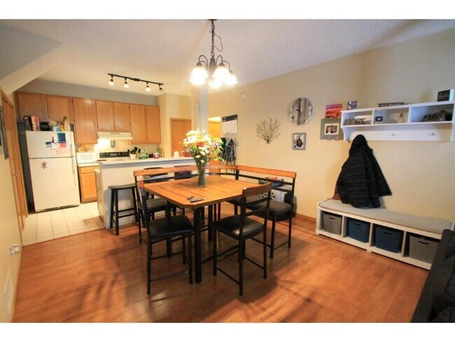 Building Photo - 2740 Mallard Dr