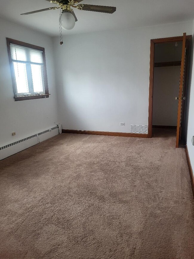 Building Photo - 5549 S Meade Ave