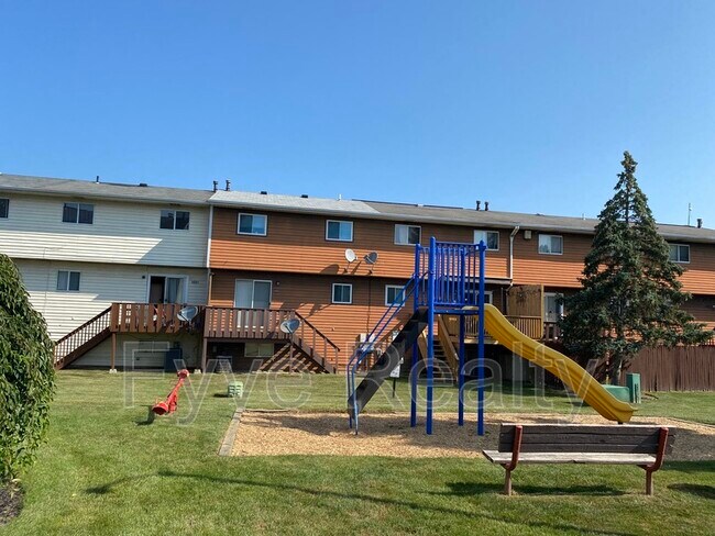 Foto del edificio - 1002 Cornell Ct