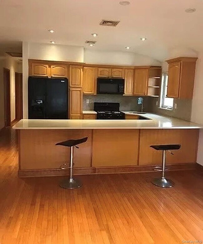 Foto del edificio - 53-11 193rd St
