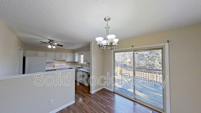 Foto del edificio - 6505 Wicklow Cir E