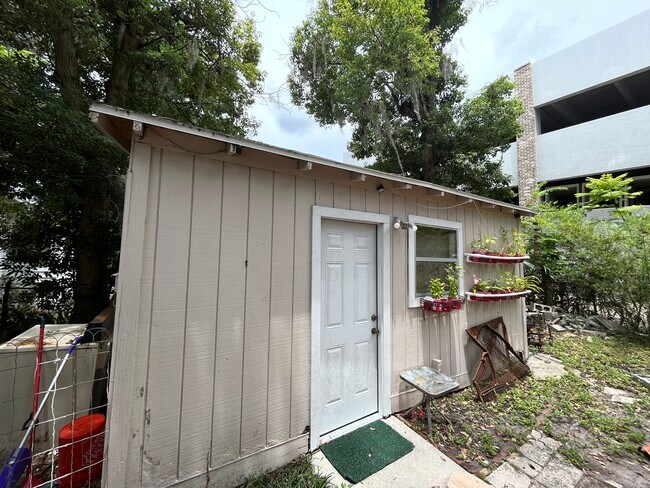 Building Photo - 1022 NW 4th Ave