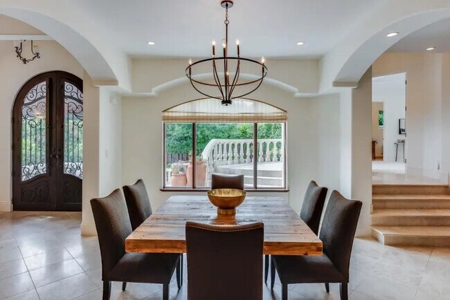 Building Photo - Los Gatos - Rare opportunity to make this ...