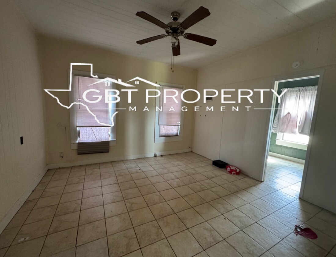 Building Photo - 2 Bedroom 1 Bathroom Home Downtown Kosse