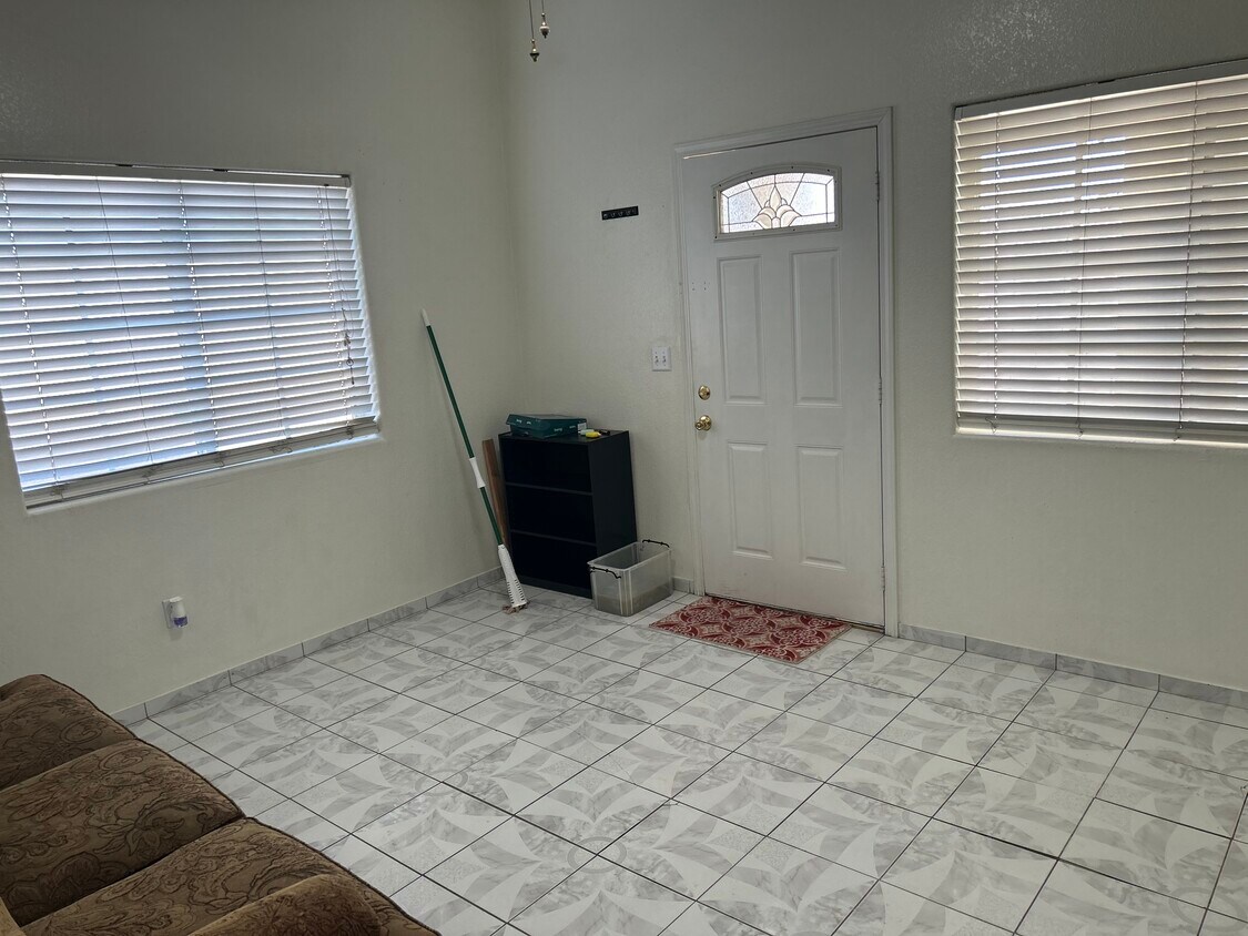 16352 Manchester St, Victorville, CA 92394 House Rental in