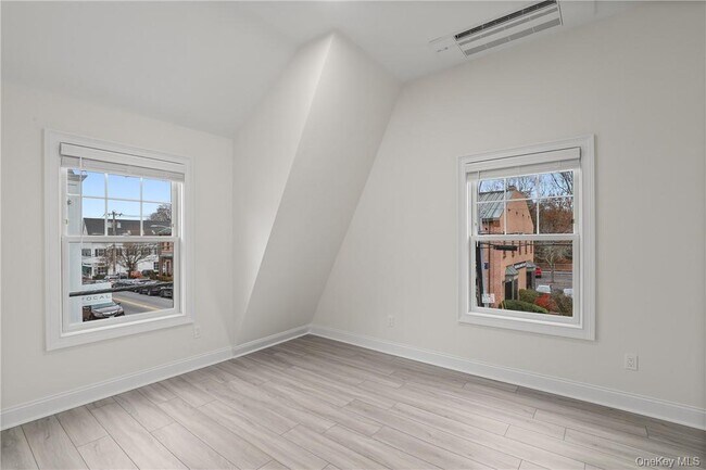 Foto del edificio - 225 Katonah Ave