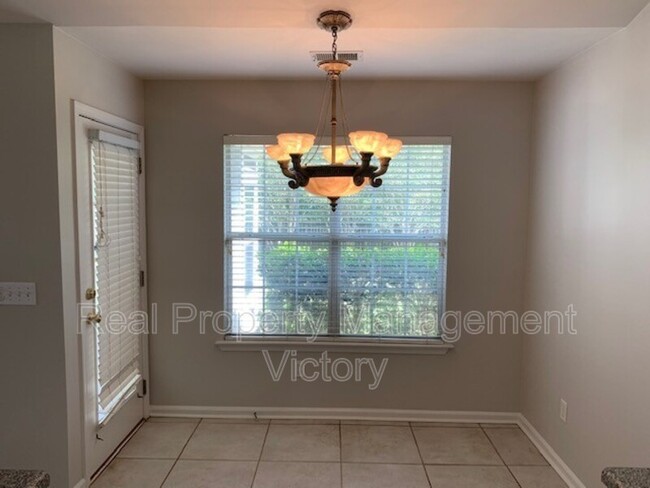 Building Photo - 131 Brook Highland Cove