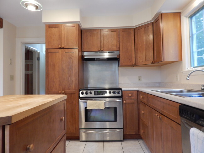 kitchen - 52 Ash Swamp Rd